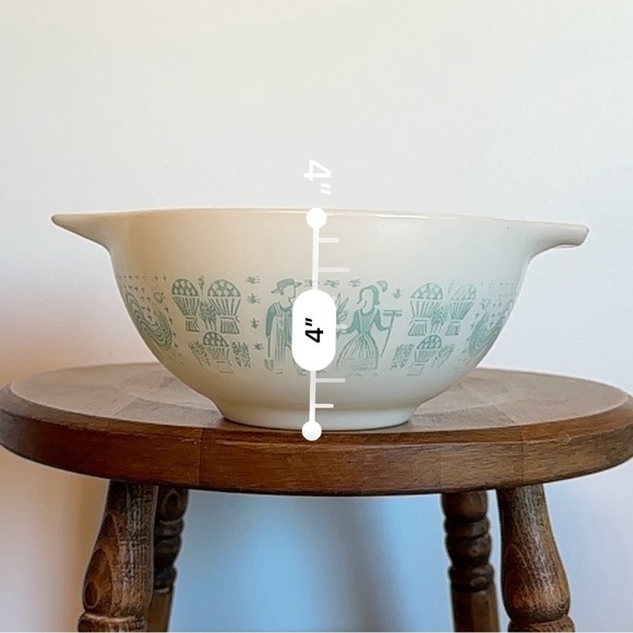 SOLD- Vintage Pyrex 442 Amish  Butterprint Cinderella 1.5 QT White Mixing Bowl - Picture 13 of 16